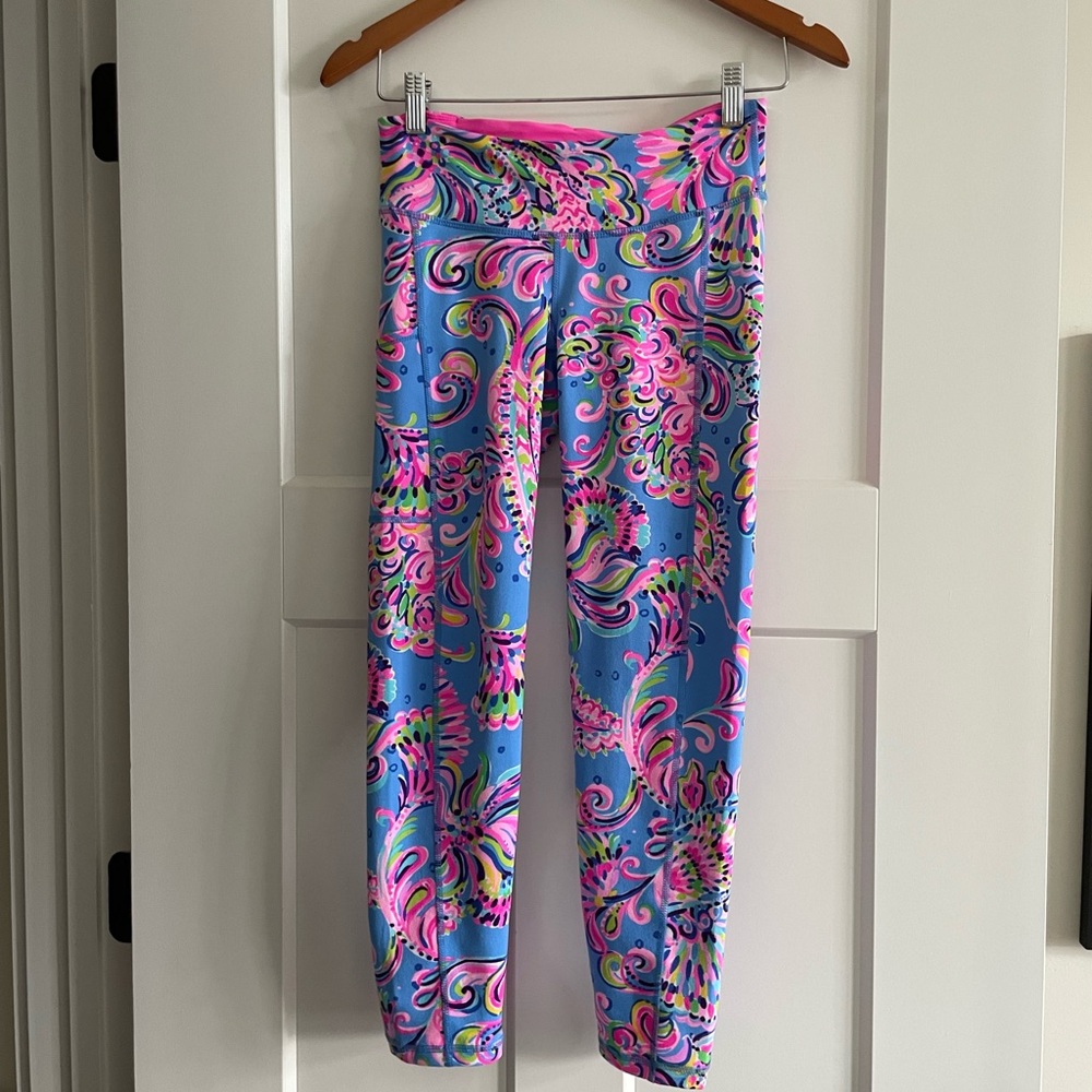 NWOT Lilly Luxletic 24” Weekender MIDI Legging (small)